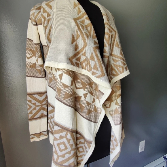 Staring at Stars Tan Aztec Print Waterfall Drape Cardigan - Picture 4 of 6